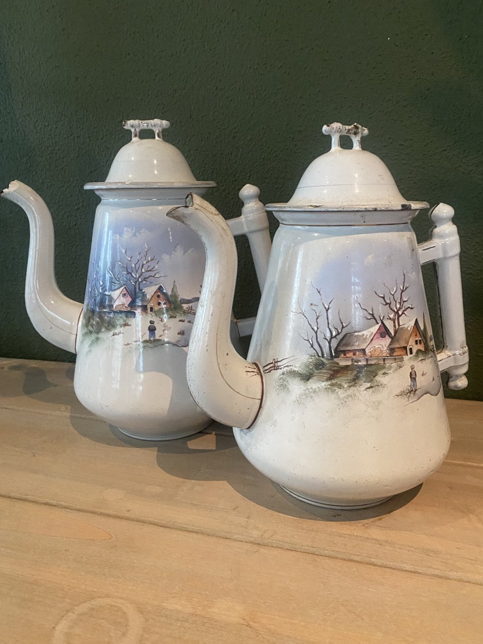 Emaille koffie-en theepot met wintervoorstelling