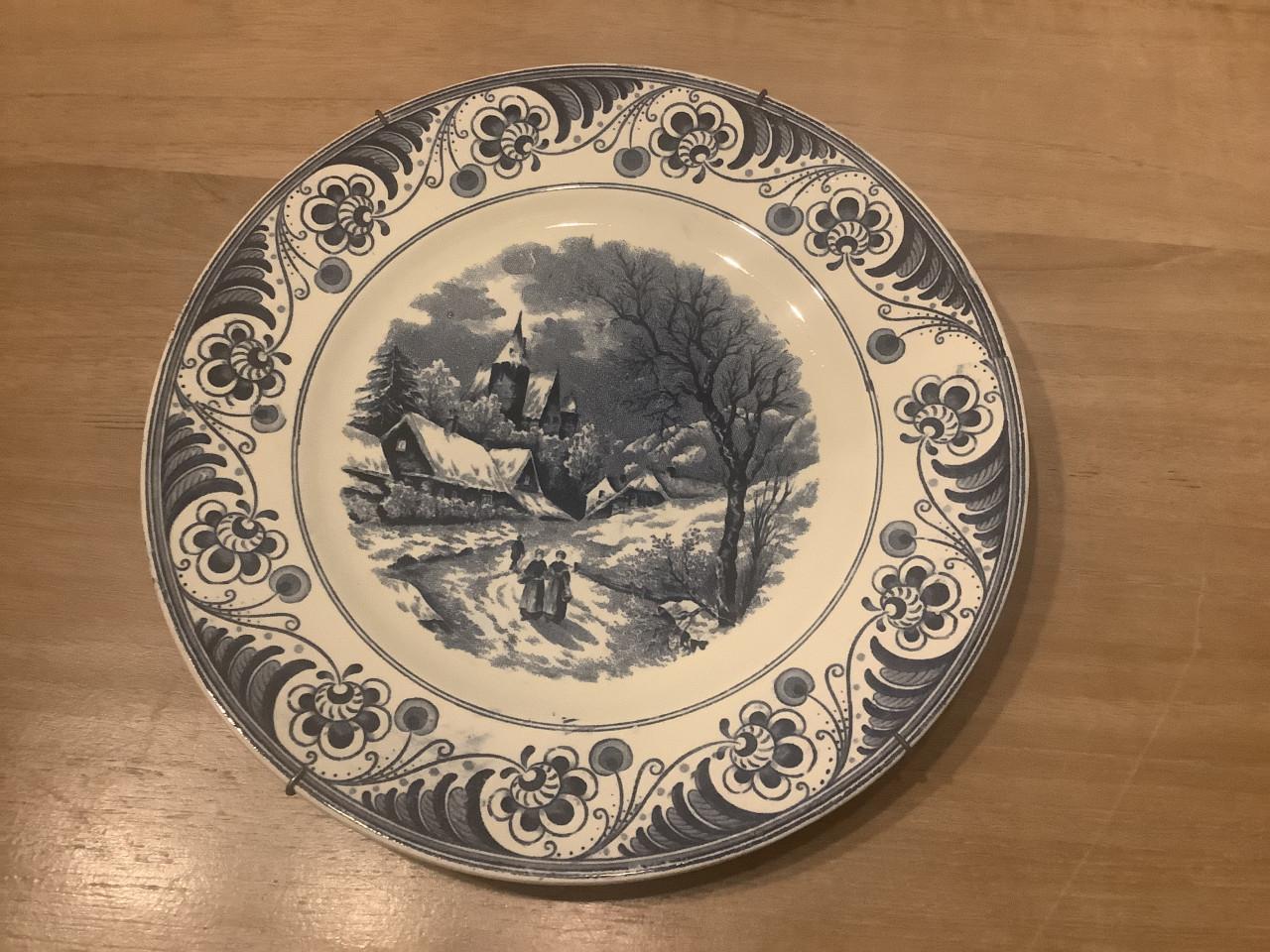 (wand)bordjes van societe ceramique Maestricht.