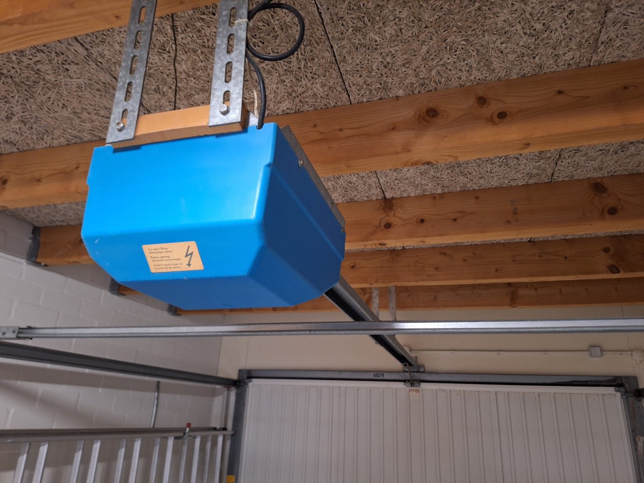Te Koop: Kantelbare Garage deur