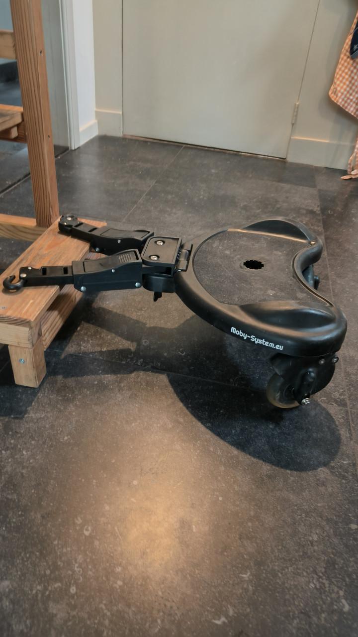 Meerijdplankje met zitje voor achter kinderwagen