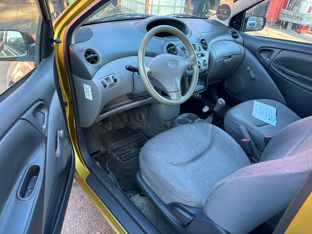 Toyota Yaris 1.0-16v vvt-i terra