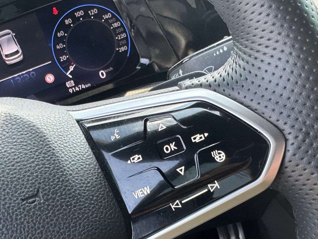 Volkswagen Golf 2.0 tsi gti * camera * stoel + stuur verwarming * carplay