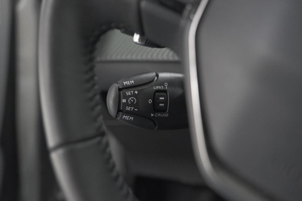 Peugeot 208 1.2 hybrid 110 e-dcs6 allure | apple carplay | parkeersensoren 