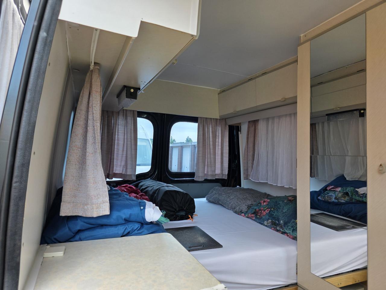 Keurig nette Renault Master buscamper