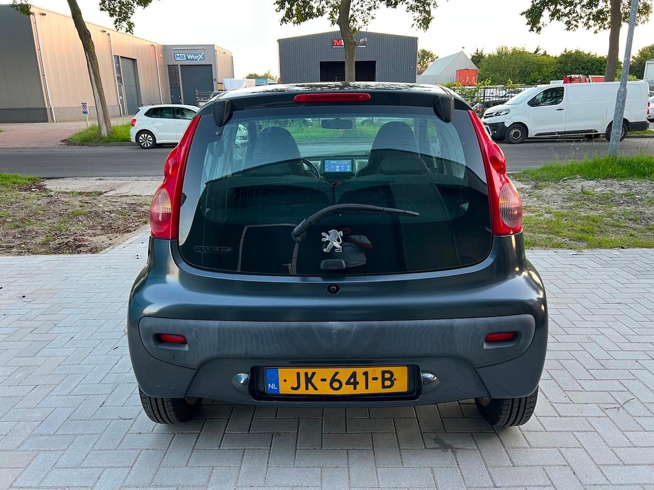 Peugeot 107 1.0-12V XR Airco/ Scherm