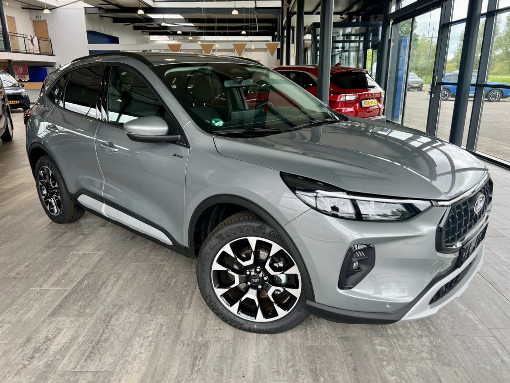 Ford Kuga 2.5 phev active slechts 322km!