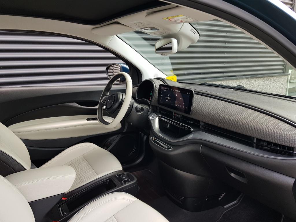 Fiat 500e cabrio la prima 42 kwh