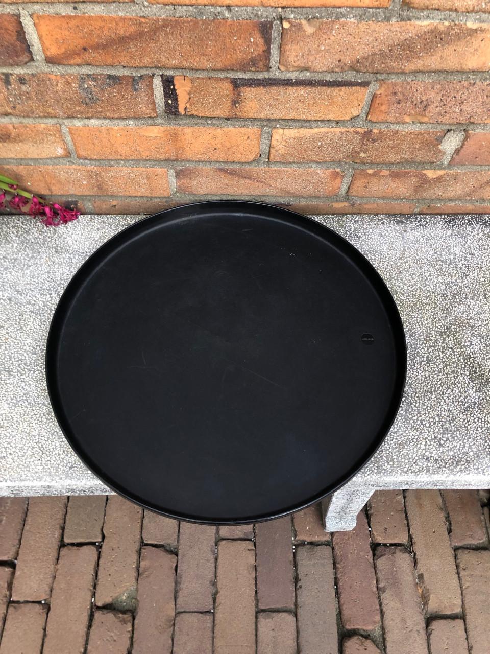 Zwarte rond dienblad