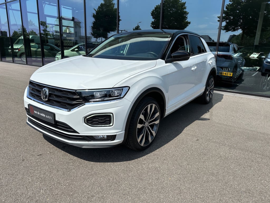 Volkswagen T-roc 1.5 tsi 150pk dsg r-line | 19 inch | led | trekhaak | virt