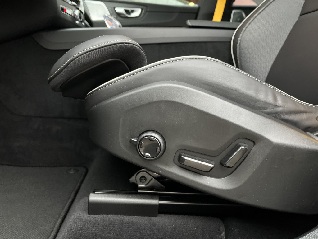 Volvo XC60 2.0 t8 awd polestar engineered | bowers&wilkins | pano | 22 inch