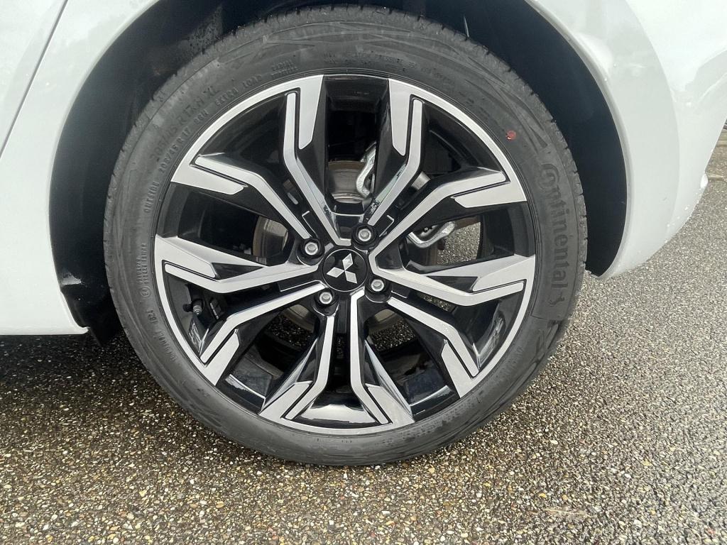 Mitsubishi Colt 1.6 hev intense+