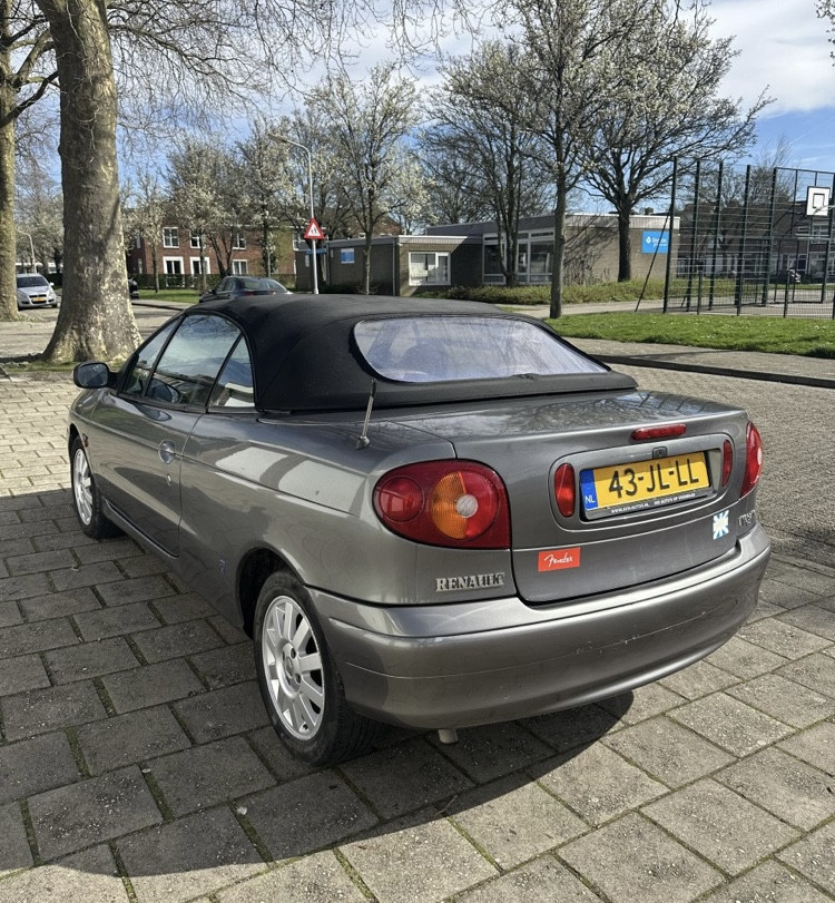 Renault Megane 1,4i cabrio softdak APK 05/2025 tuning