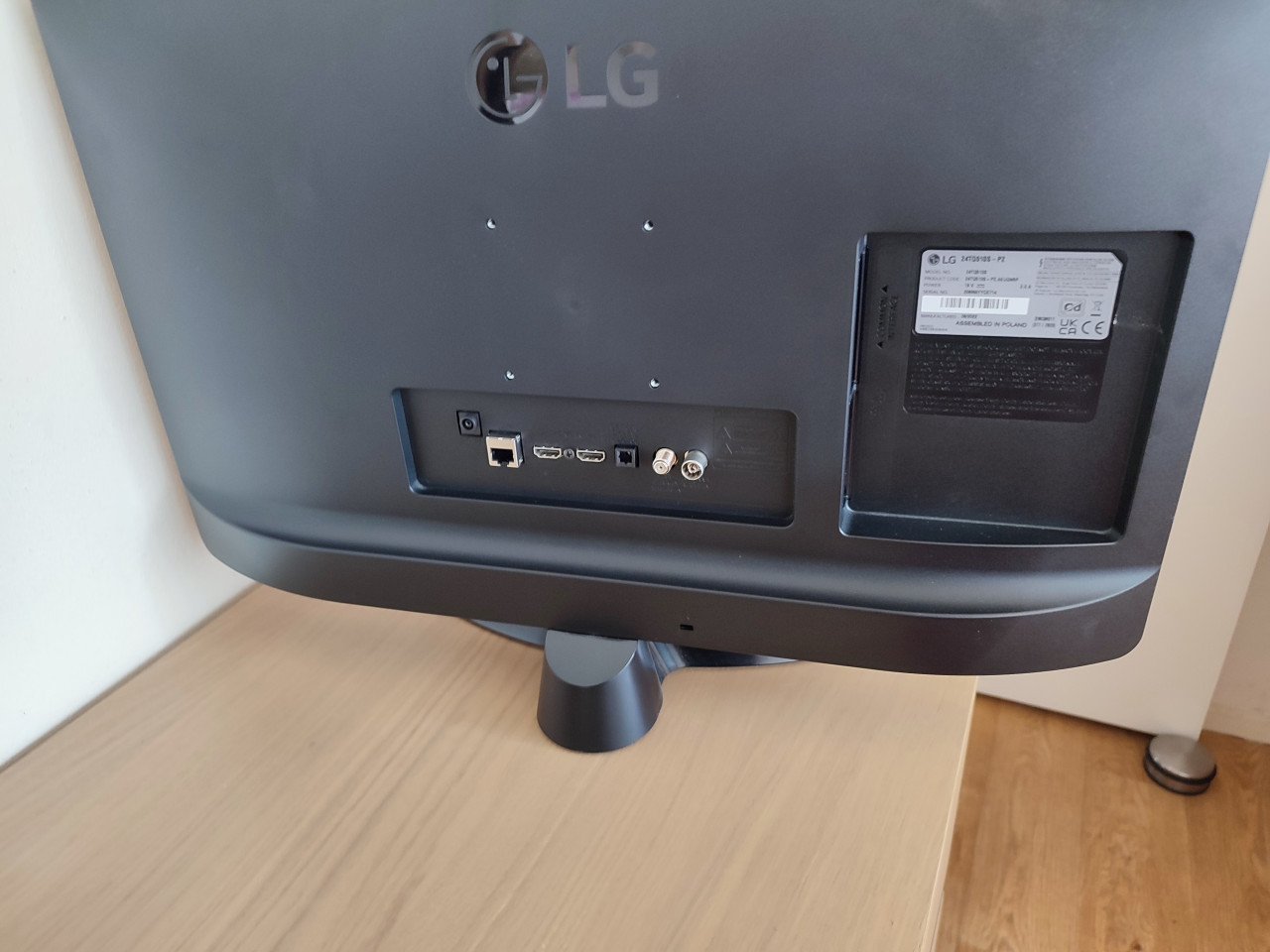 LG TV 24inch