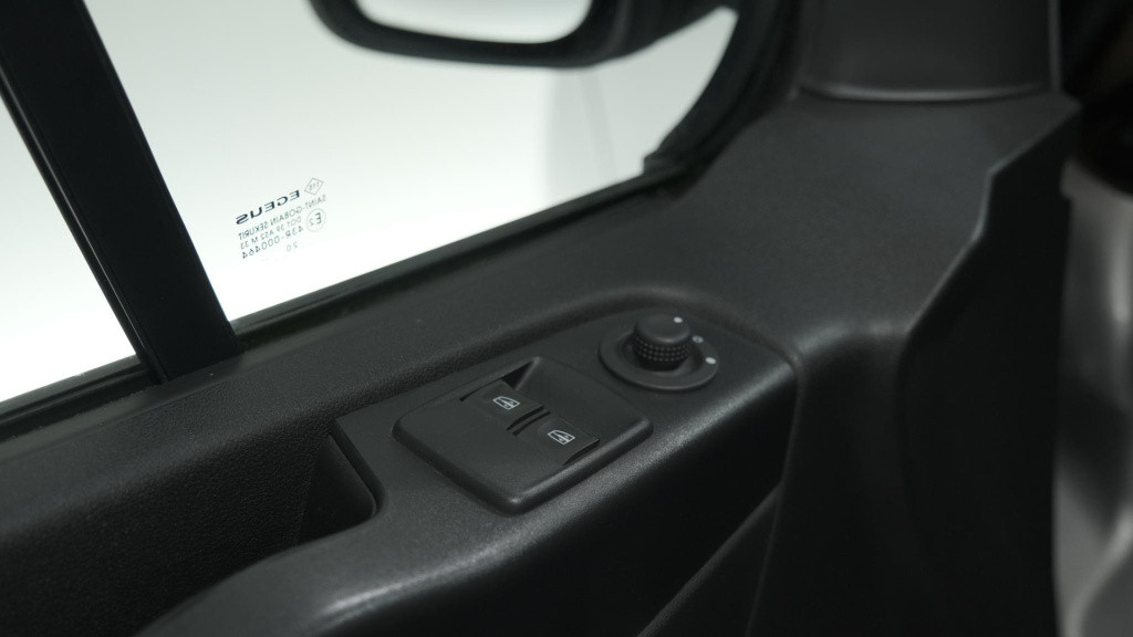 Renault Trafic 2.0 dci 170 t29 l2h1 dc comfort | navi | trekhaak | camera |