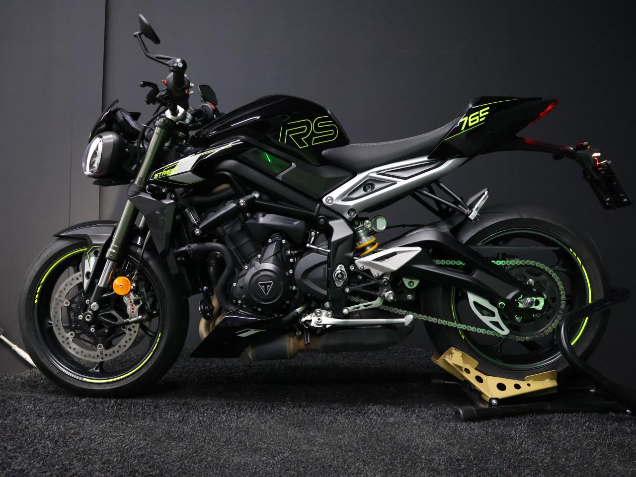 STREET TRIPLE RS | Phantom Black