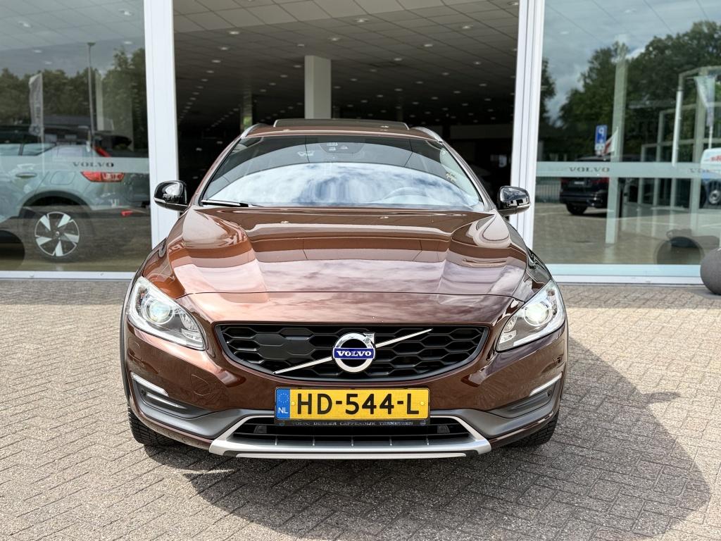 Volvo V60 cross country t5 245pk summum| opendak| trekhaak| adap.cruise| ca
