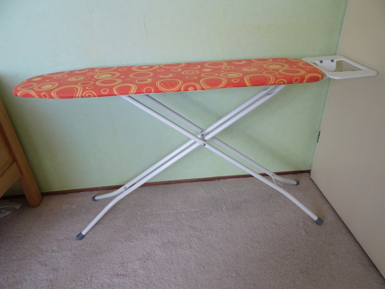 Strijkplank 128x33. Verstelbaar. Strijkoppervlak 110 x 33.