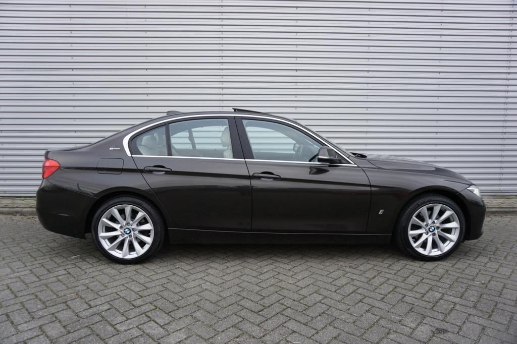 BMW 3-serie 330e high executive navi / leder / cruise contole / led / lm ve