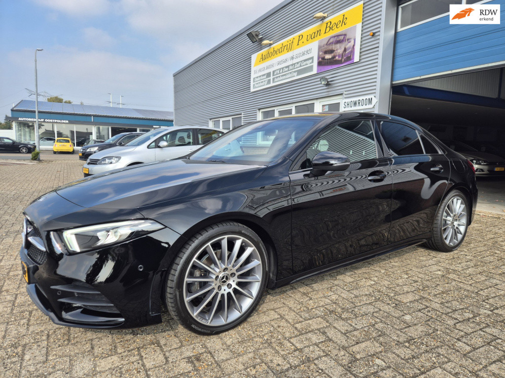 Mercedes-Benz A-Klasse 200 business solution amg