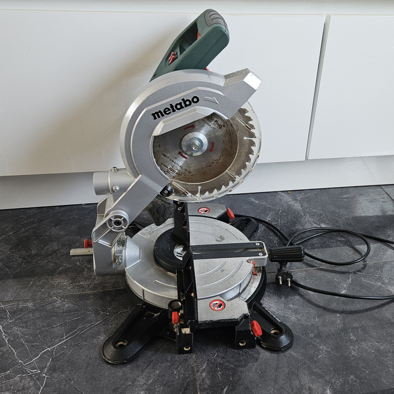 Metabo KS 216 M Lasercut Afkortzaag – 216 mm