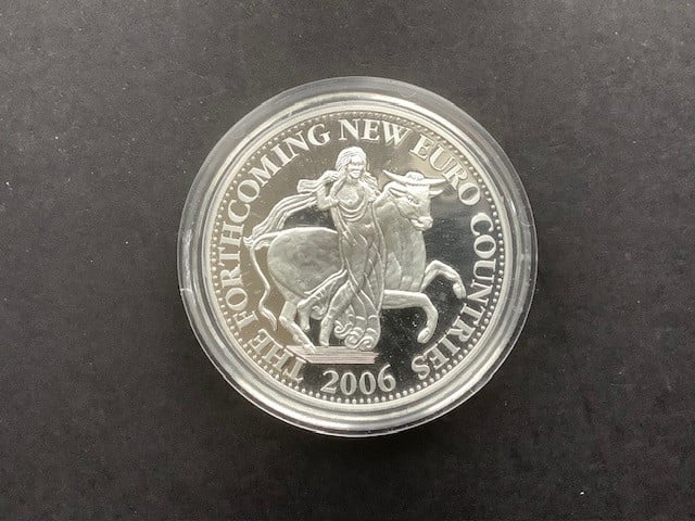 Penning The Forthcoming New Euro Countries 2006.
