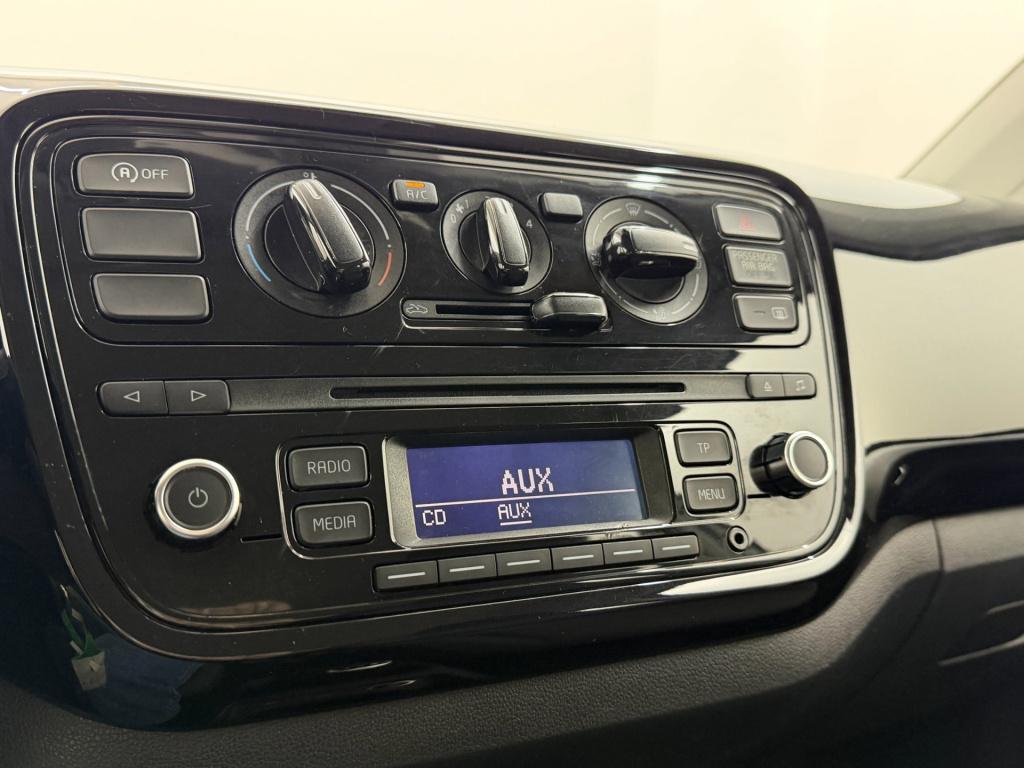 Volkswagen UP! occasion 1.0 move up! bluemotion | wit | tweedehands volkswa
