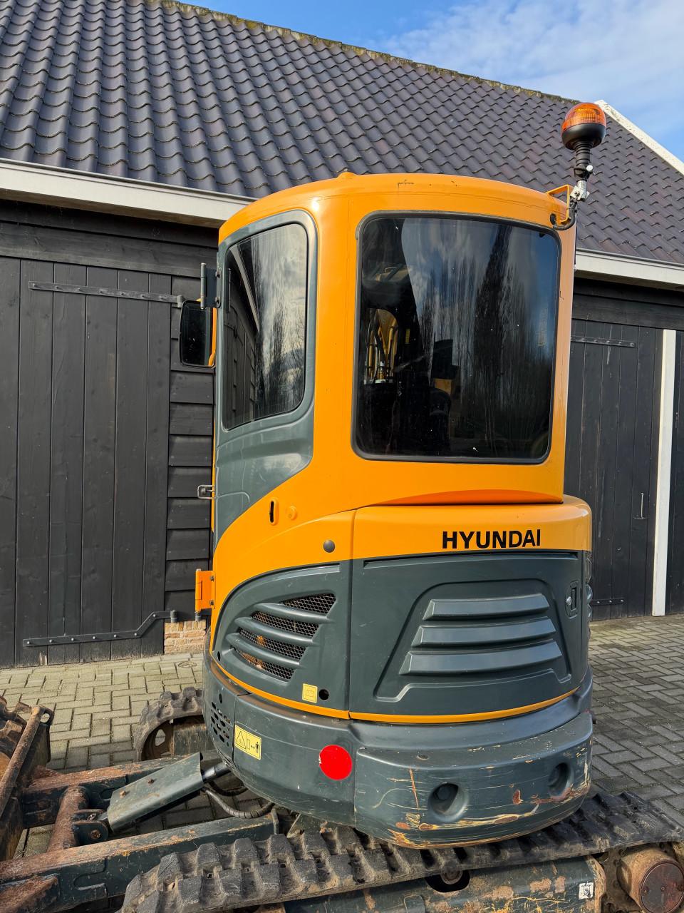 Hyundai ROBEX25Z- 9AK