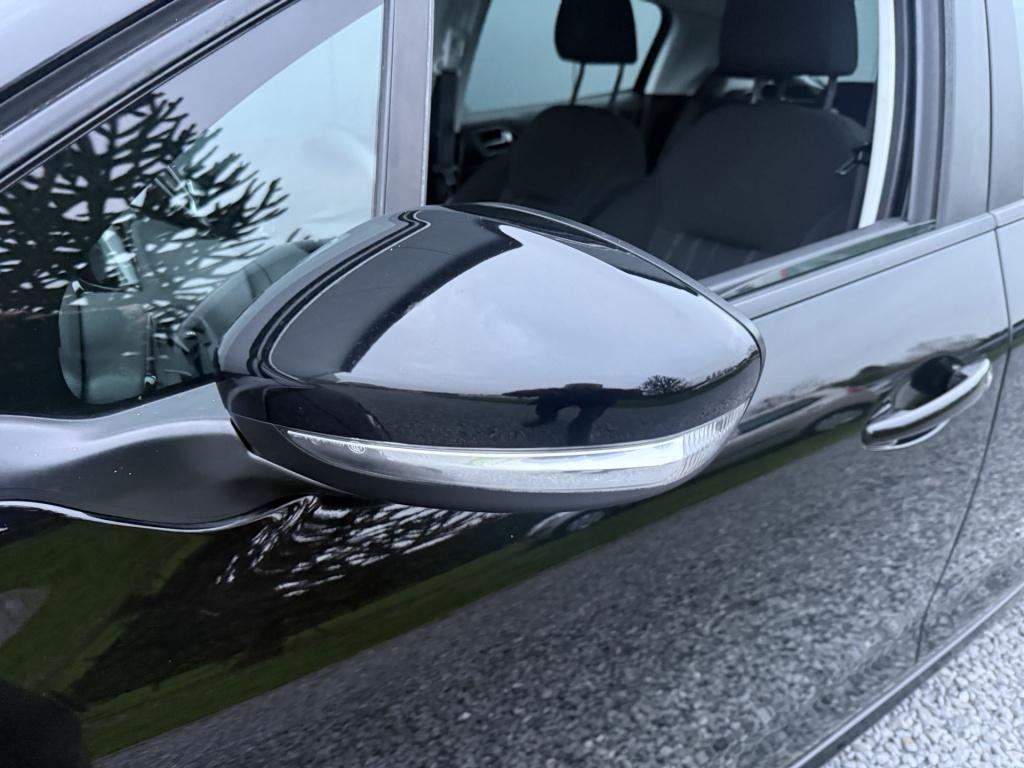 Peugeot 208 1.2 vti envy 5-drs