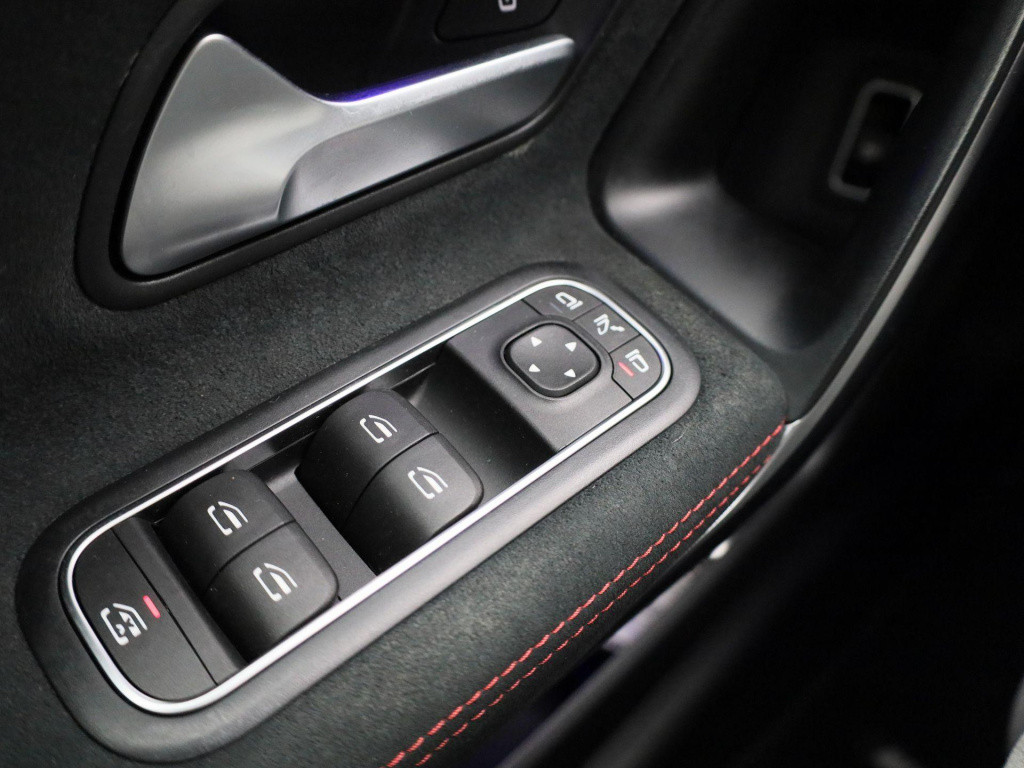 Mercedes-Benz A-Klasse 180 business solution amg | automaat | lmv | sfeer v