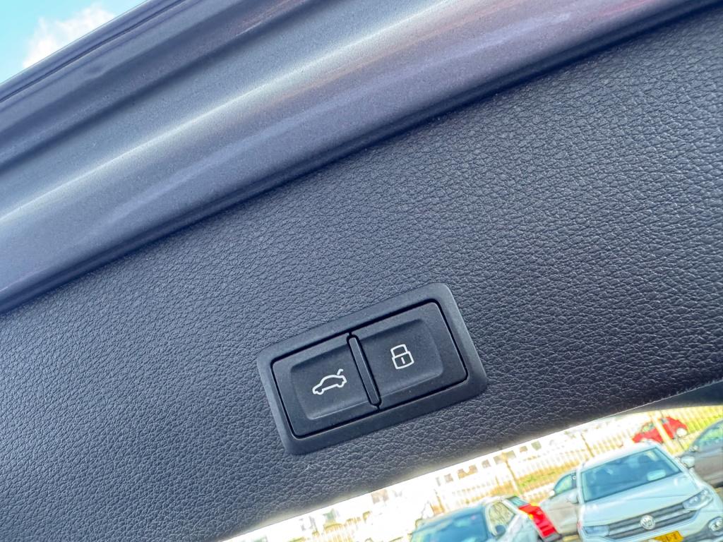 Audi Q2 35 tfsi cod s- edition * pano * leder * keyless * virtual cockpit