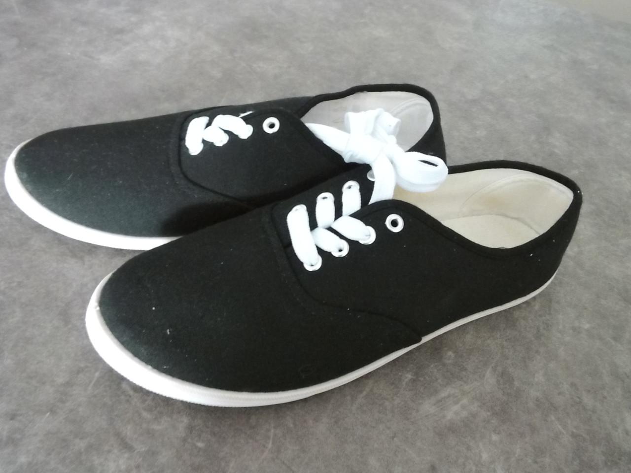 Gymschoenen maat 39 en 40.