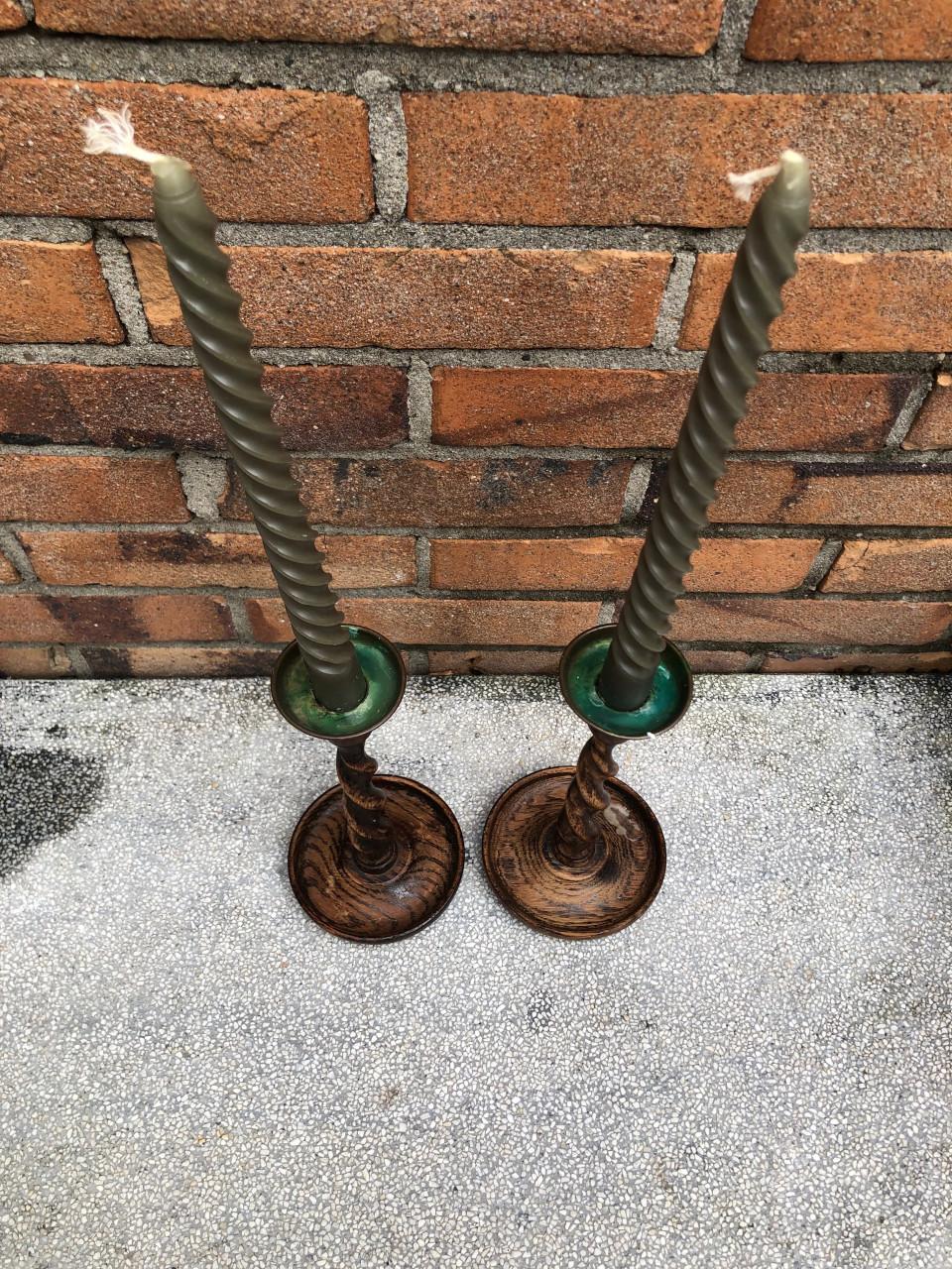 2 vintage kaarsen standaards.