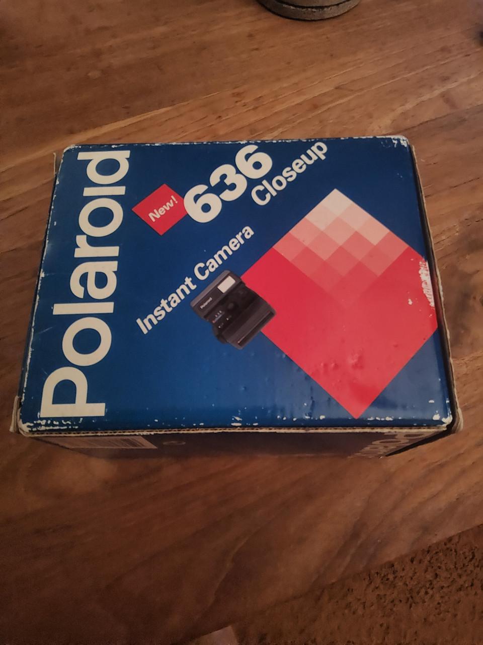 Polaroid camera 636