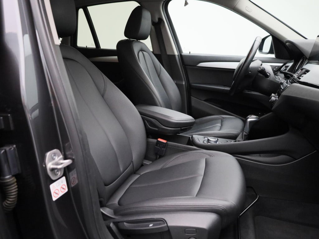 BMW X1 xdrive25e executive | automaat | lmv | parkeer sensoren | camera | c