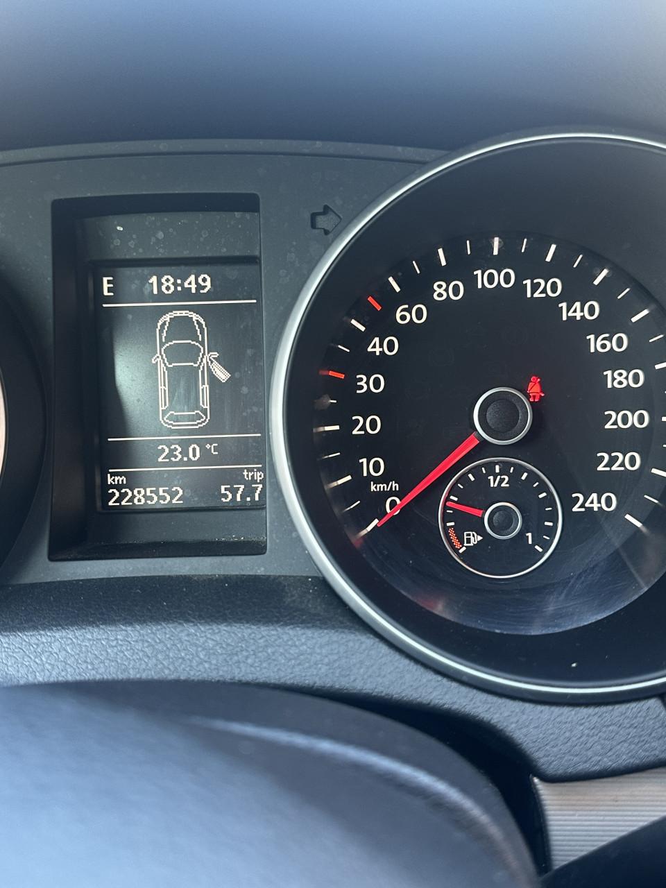 Volkswagen Golf 1.2 TSI 77KW 2011 Blauw nieuwe apk