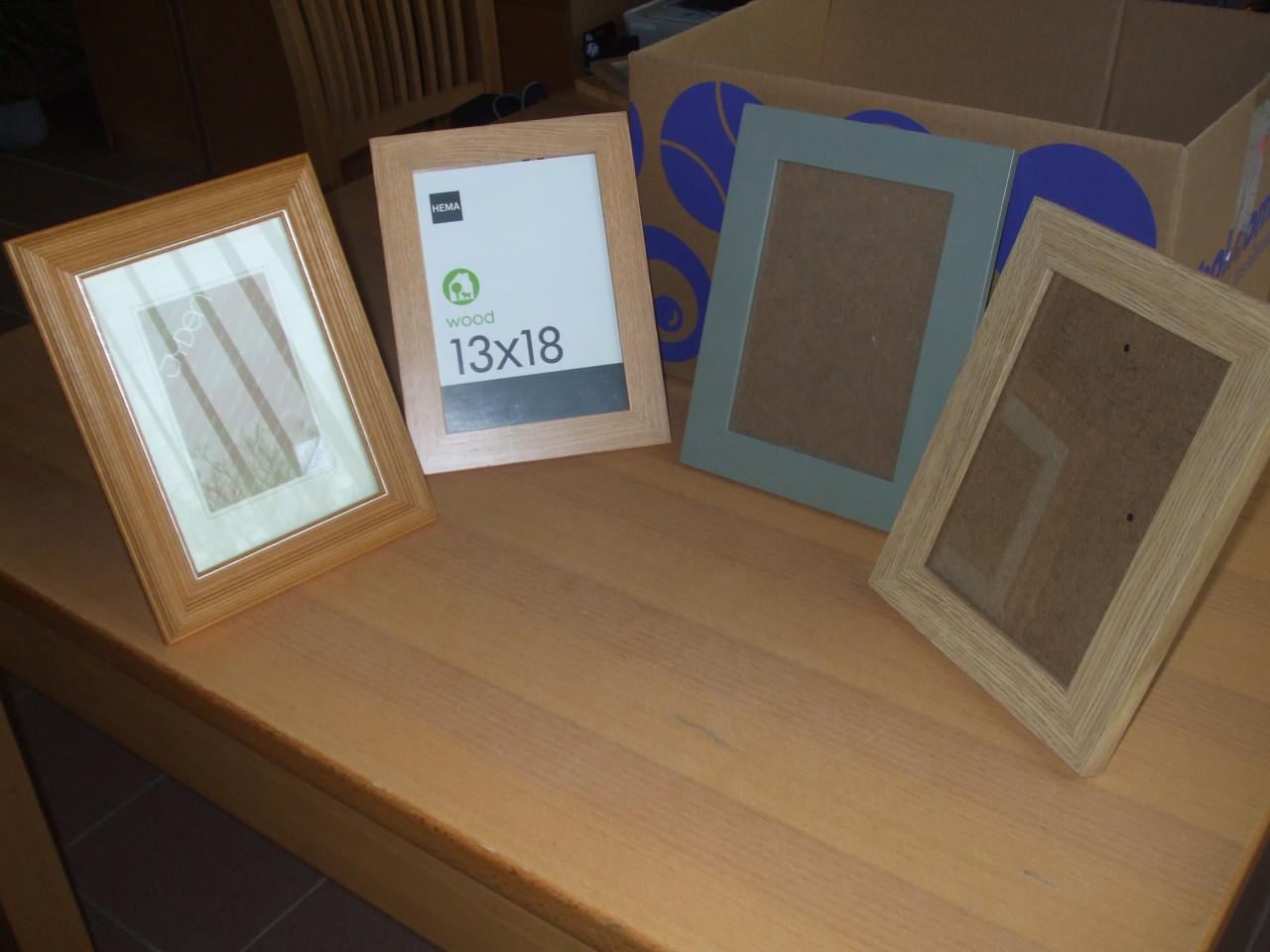 Te koop nieuwe fotolijsten.