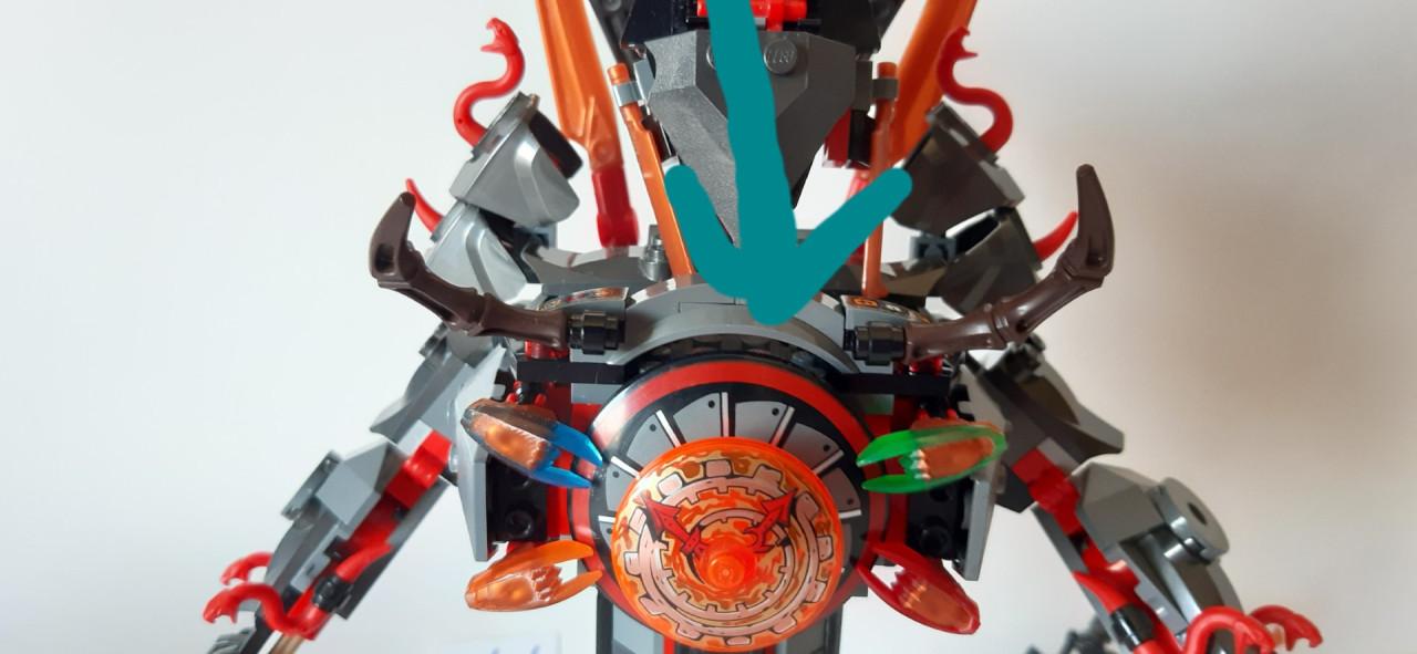 LEGO Ninjago 70626: De Komst van de Iron Doom