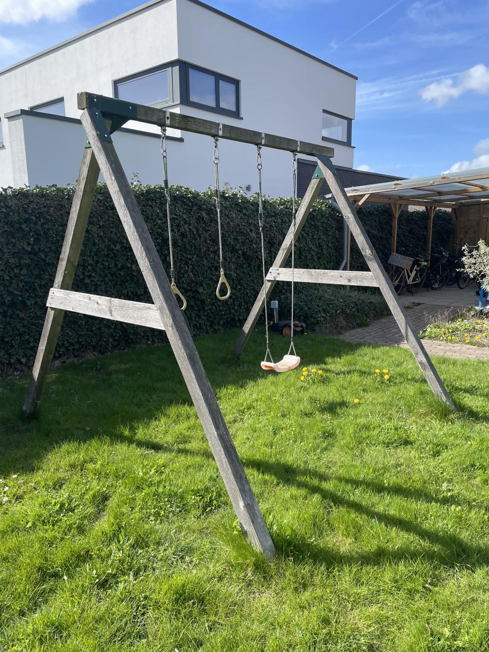 Schommelframe voor twee schommels