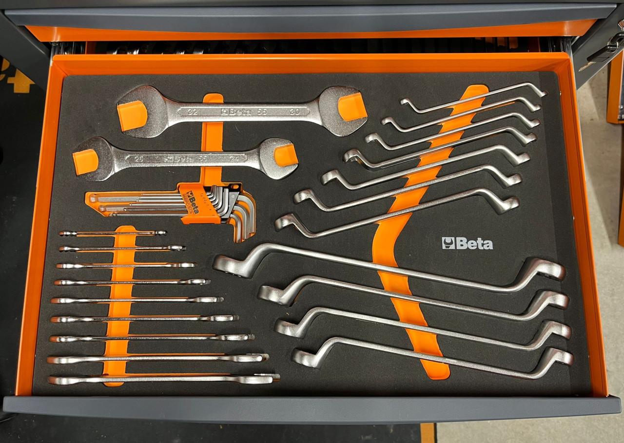 Beta gereedschapswagen gevuld