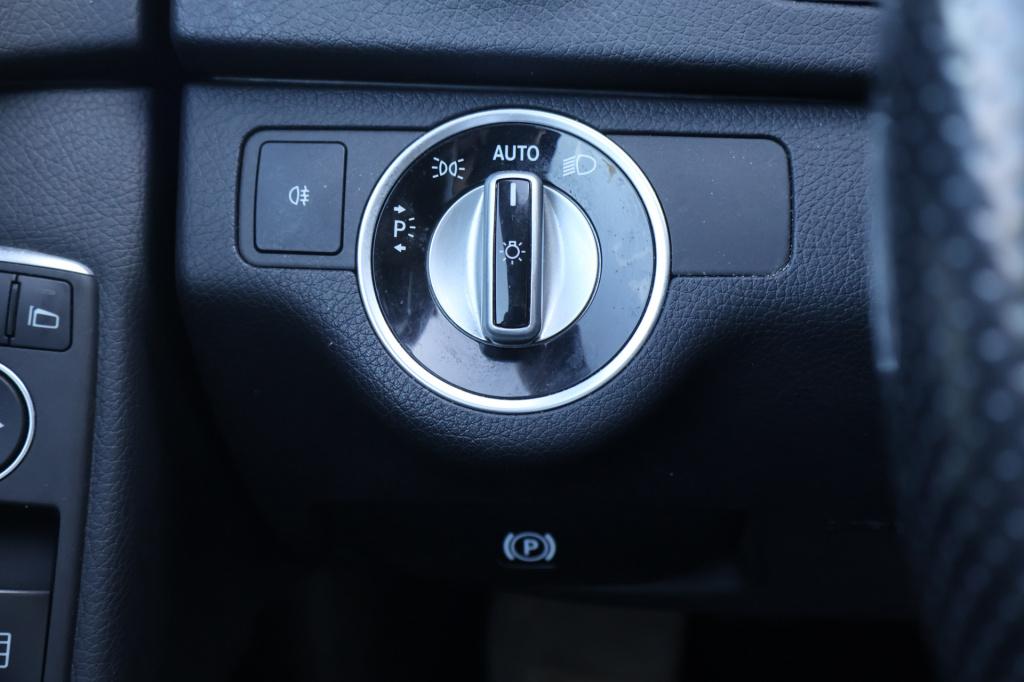Mercedes-Benz C-Klasse 180 prestige avantgarde i trekhaak i lederen bekledi