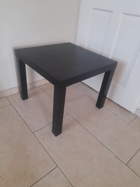 Tafeltje  (55 x 55 x 45H) in goede nette staat !