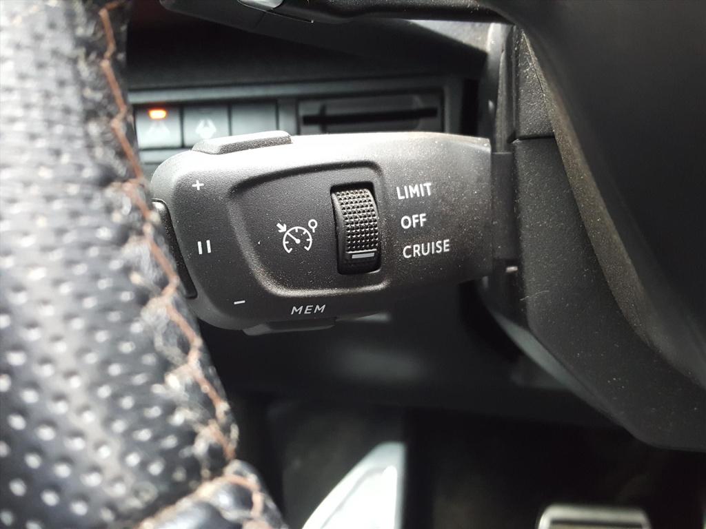 Peugeot 3008 1.2 130pk s&s gt automaat navigatie | trekhaak | apple carplay