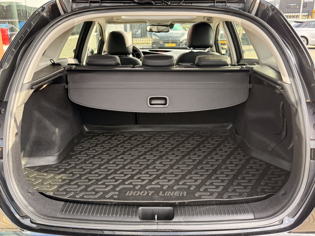 Kia Cee'd sportswagon 1.6 gdi businessline | pano | leder | stoel/stuur ver