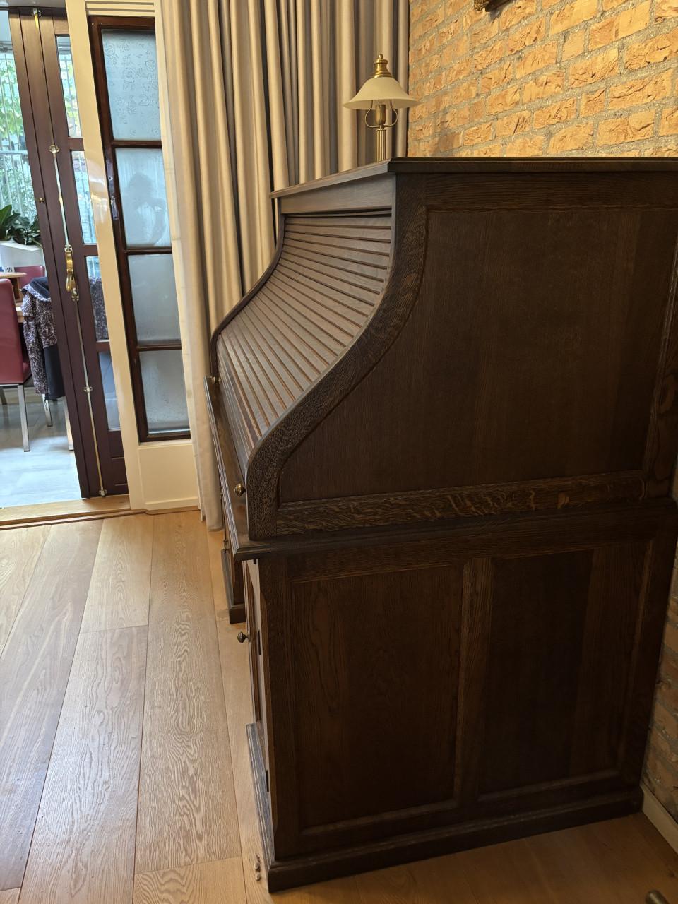 Antiek bureau met bijpassende stoel