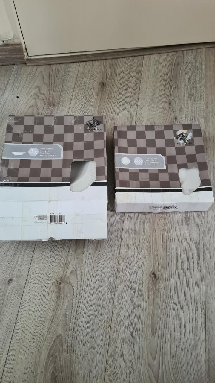 Nieuw in doos Set 4X diepe borden-4X onbijtborden