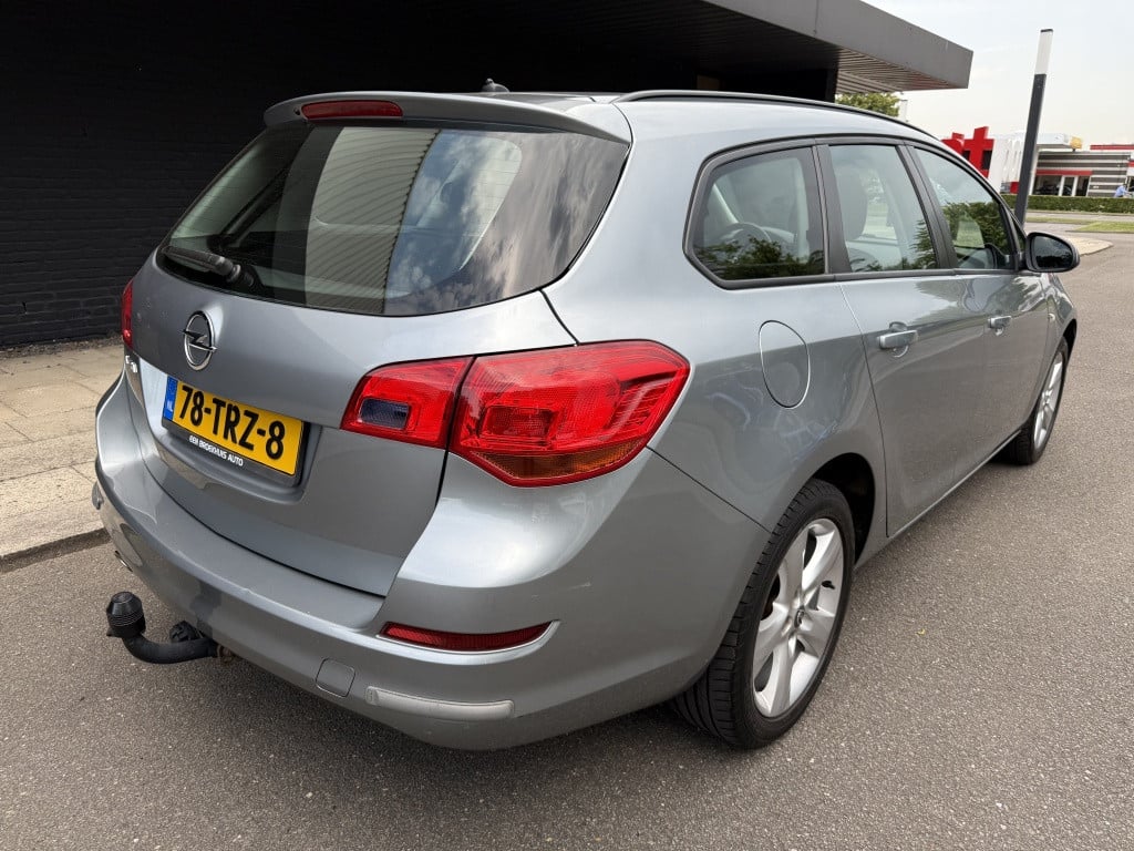 Opel Astra sports tourer 1.4 turbo edition