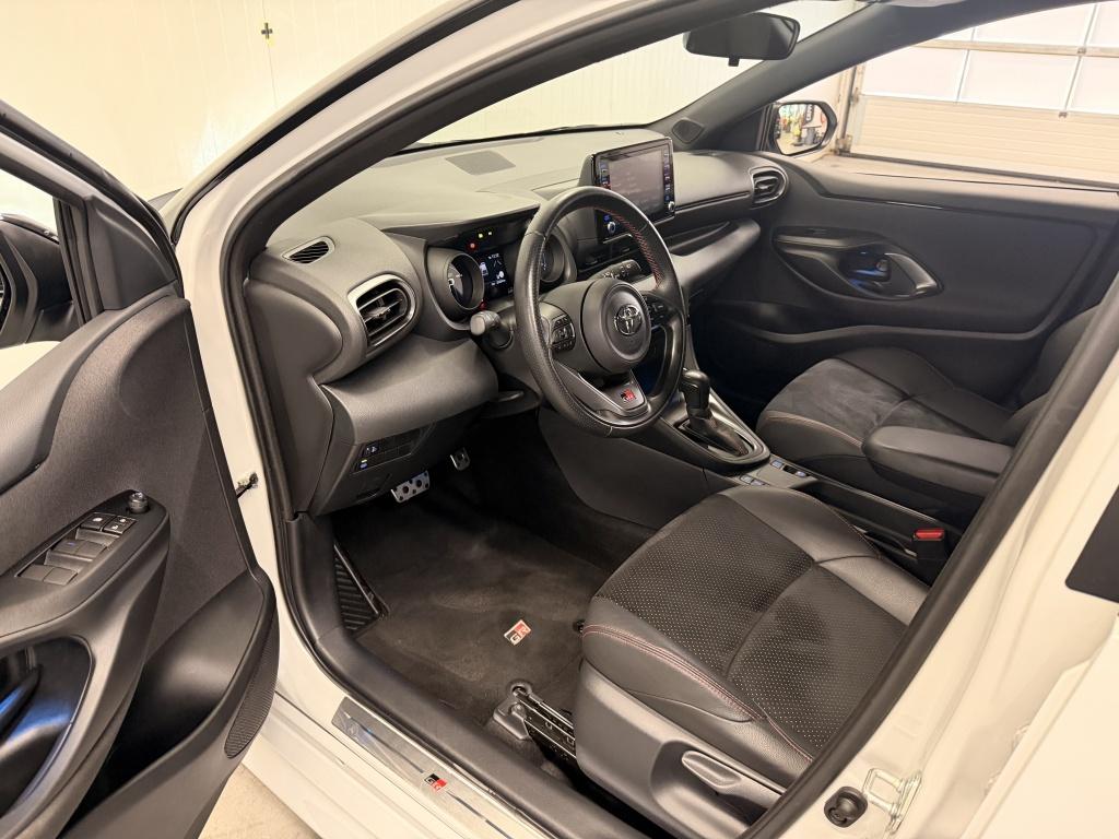 Toyota Yaris 1.5 hybrid gr sport