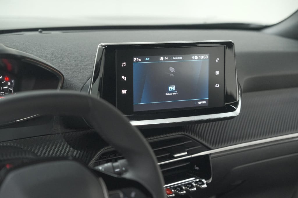 Peugeot 2008 puretech 130 active | camera | apple carplay | parkeersensoren