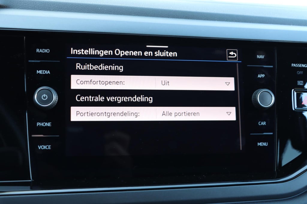 Volkswagen Taigo 1.0 tsi dsg r-line business