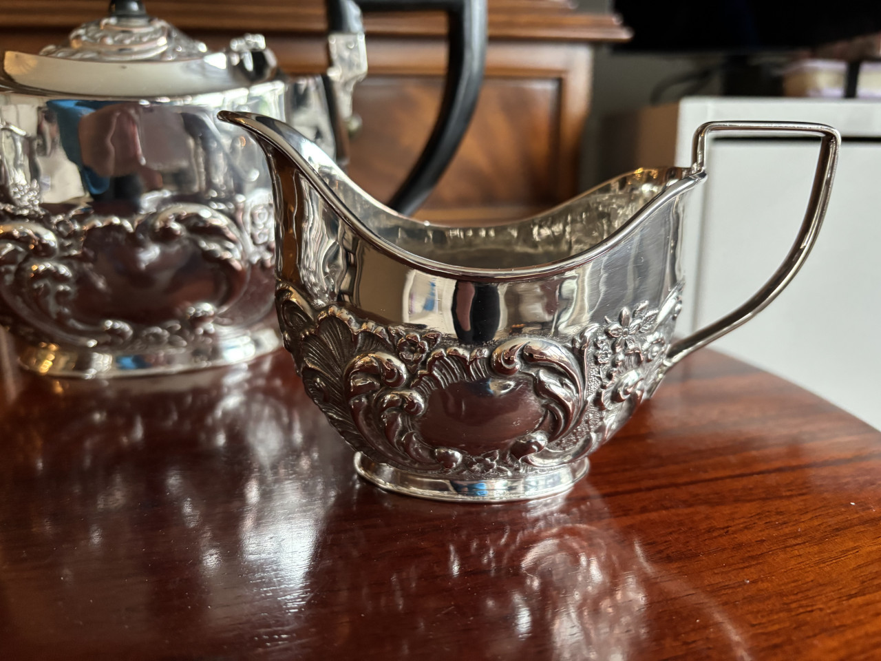 “DE MONTFORT”  VERZILVERD KOFFIE/THEE SERVIES